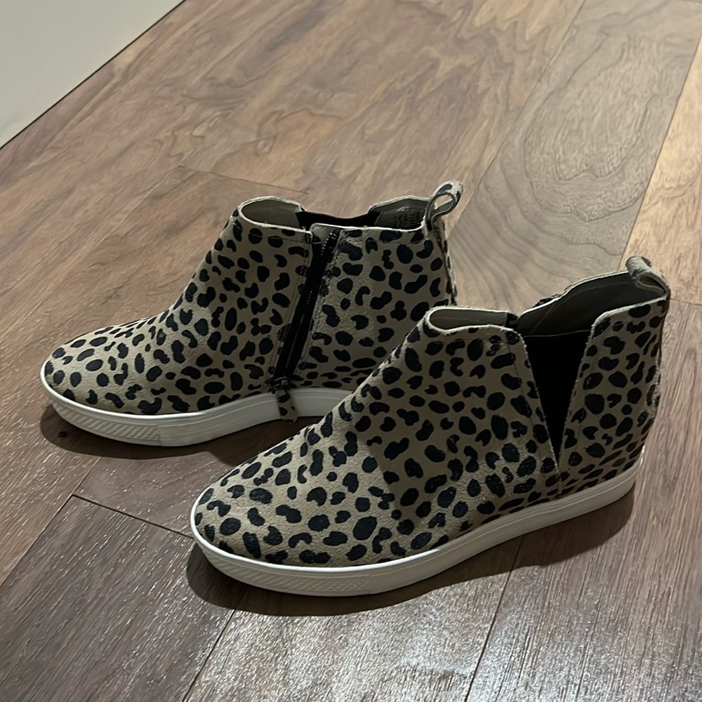Caslon Wedge Sneaker Excellent Condition
